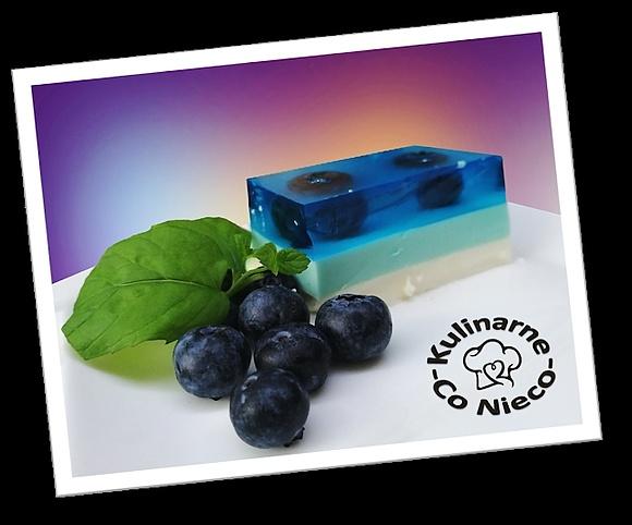 Deser śmietankowy blue velvet z borówką amerykańską