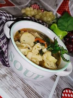 Zupa ziemniaczana z makaronem i porem