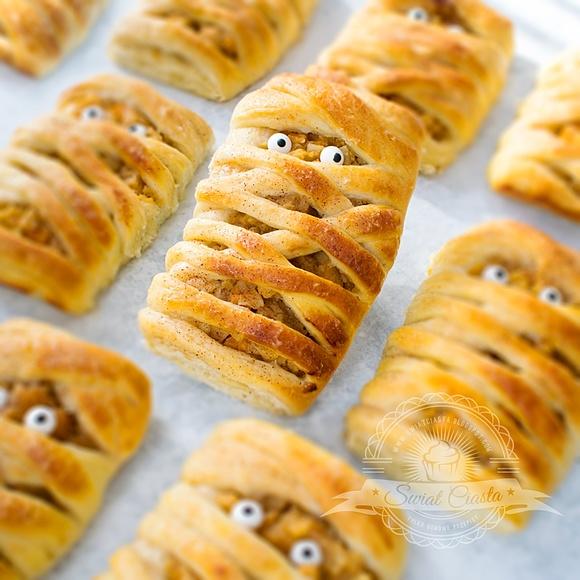 Drożdżówki z dynią i jabłkami – mumie na Halloween