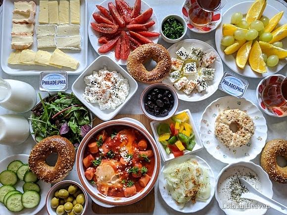 Niedzielny brunch w stylu tureckim