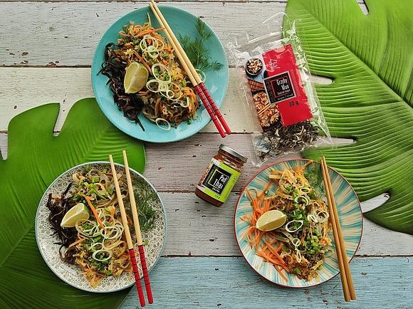 Wegański pad thai