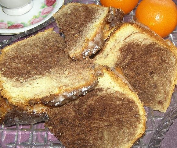Pyszna babka pomarańczowa czarno-biała