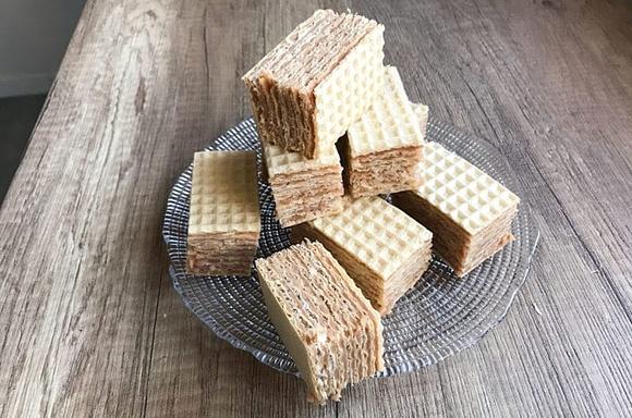 Andruty wafle przekładane masą z mleka w proszku
