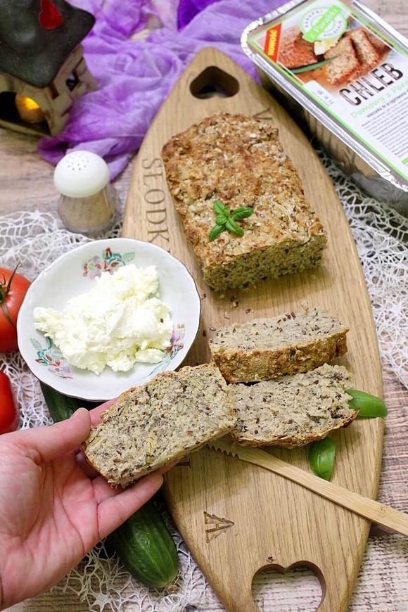Chleb z porąbki i ser labneh na pyszne śniadanie