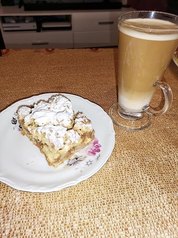 Szarlotka - klasyczne ciasto jabłkowe
