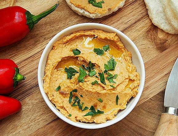 Hummus z suszonymi pomidorami