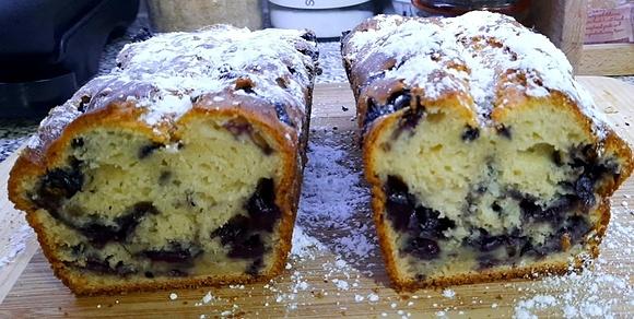 Babka jogurtowa z owocami