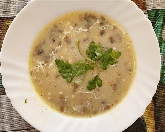 Zupa pieczarkowa