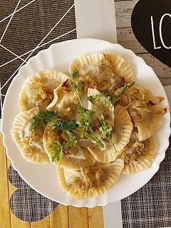 Pierogi z farszem z białej kiełbasy