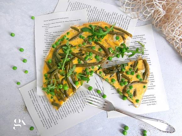 Frittata z fasolką szparagową i groszkiem