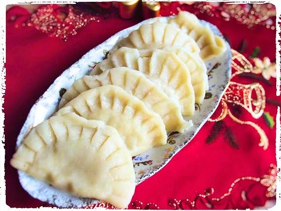 Pierogi z kapustą i pieczarkami