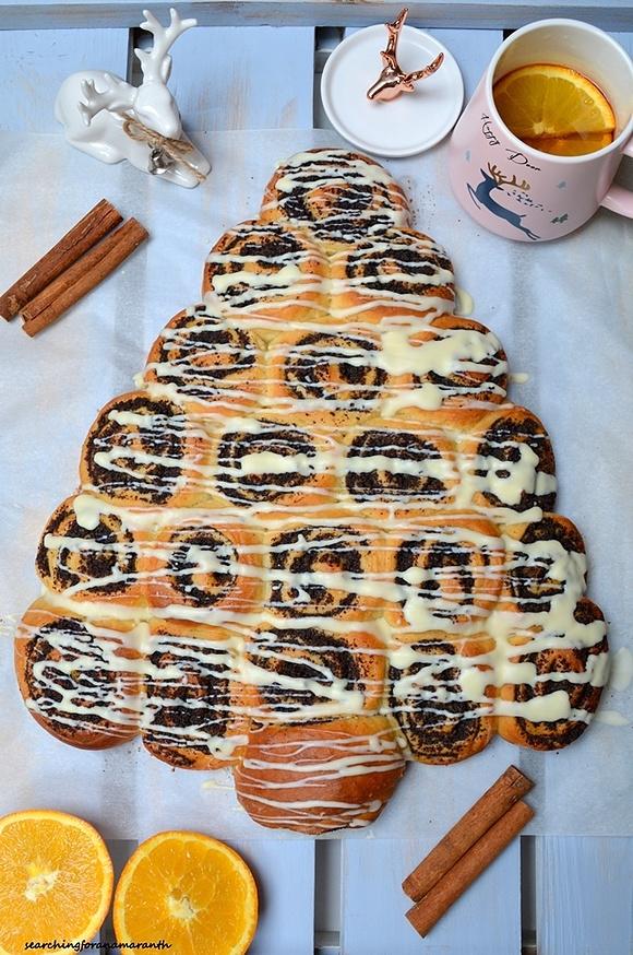 Choinka drożdżowa z makiem