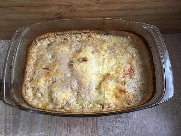 Pieczona pierś z kurczaka z pieczarkami w śmietanie