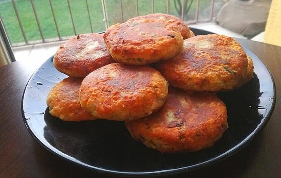 Kotleciki ziemniaczano-pieczarkowo-cebulowe