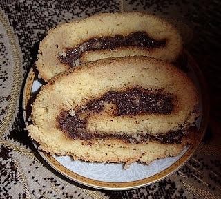 Ekspresowa rolada biszkoptowa z makiem na Święta