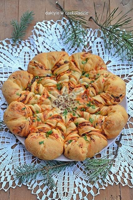 Drożdżowa gwiazda z rybami
