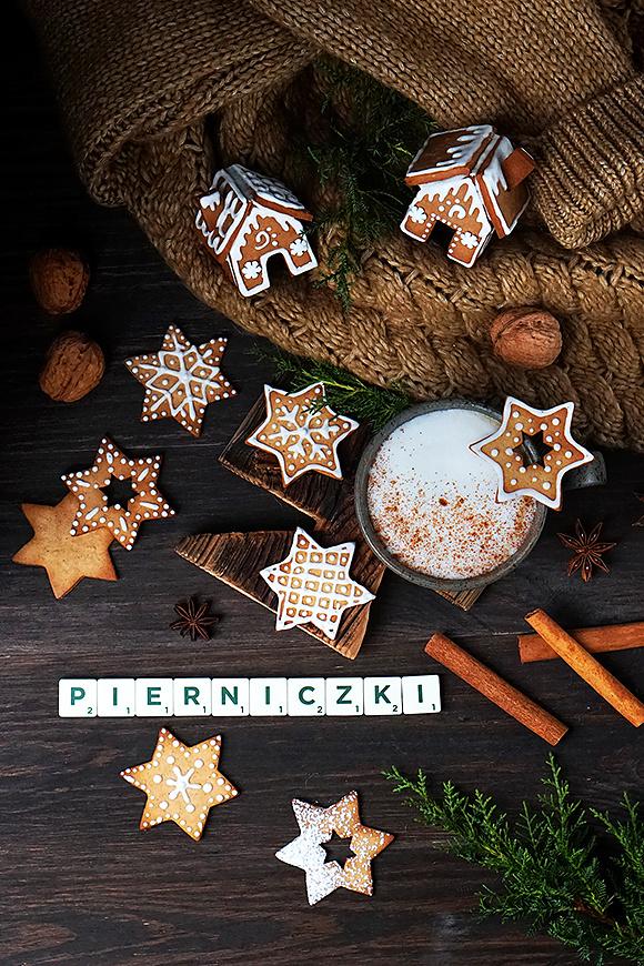 Pierniczki świąteczne z miodem i przyprawami korzennymi