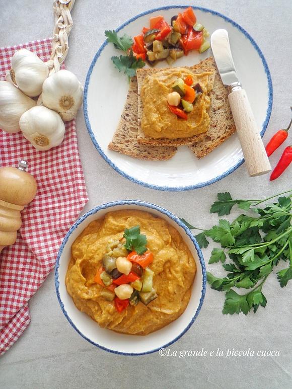 Aromatyczna pasta warzywna ratatouille z cukinią i bakłażanem