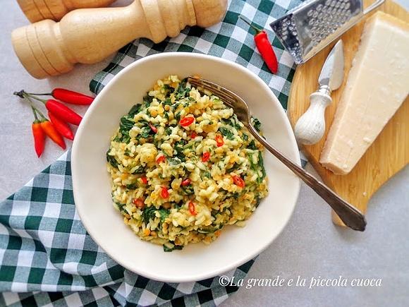 Risotto ze szpinakiem i czerwoną soczewicą