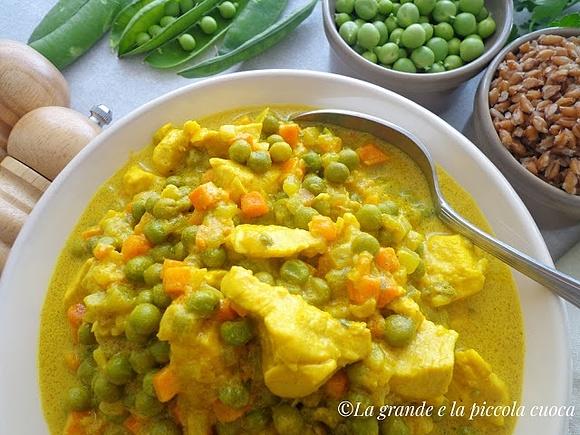 Wiosenne curry z kurczakiem i groszkiem