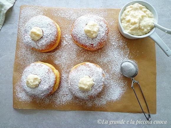 Bomboloni alla crema – włoskie pączki z kremem budyniowym