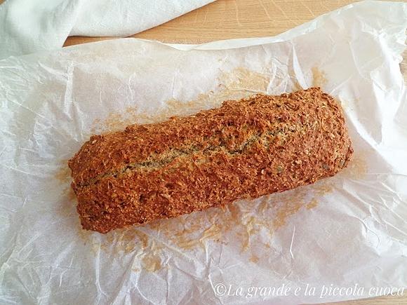 Razowy soda bread z ziarnami bez drożdży