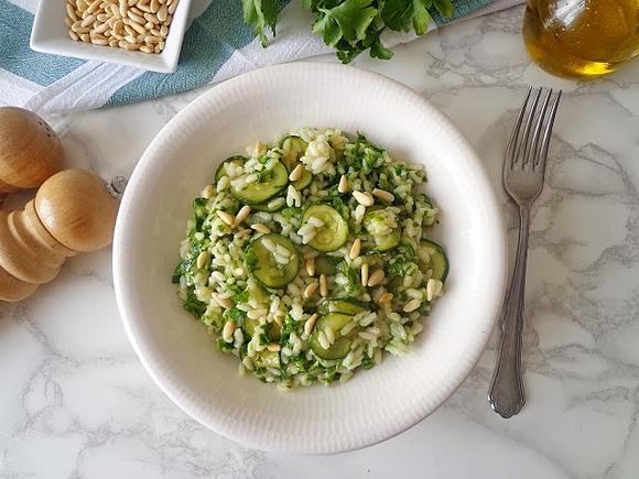 Risotto z cukinią i pesto pietruszkowym