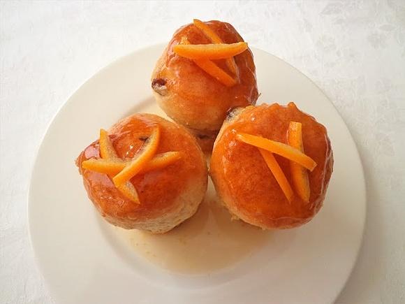 Drożdżowe babà w rumie Babà al rhum