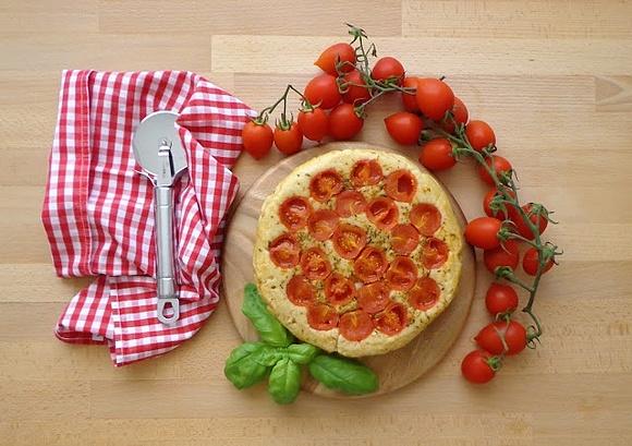 Focaccia z pomidorkami i oregano - domowy przepis