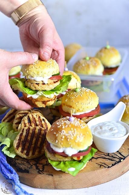 Mini burgery z mięsem drobiowym