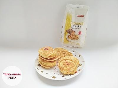 Placuszki sernikowe z mąki z ciecierzycy