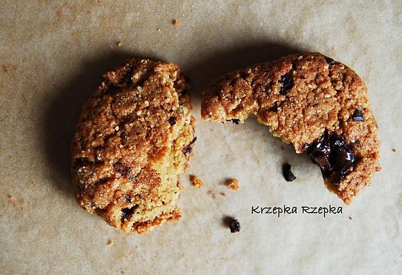 Ciasteczka z orzeszków ziemnych bez glutenu i nabiału