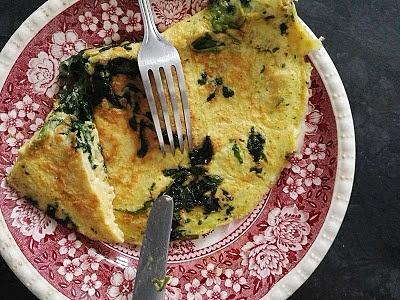 Omlet ze szpinakiem i serem