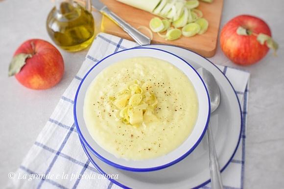 Zupa porowa z ziemniakami i jabłkami