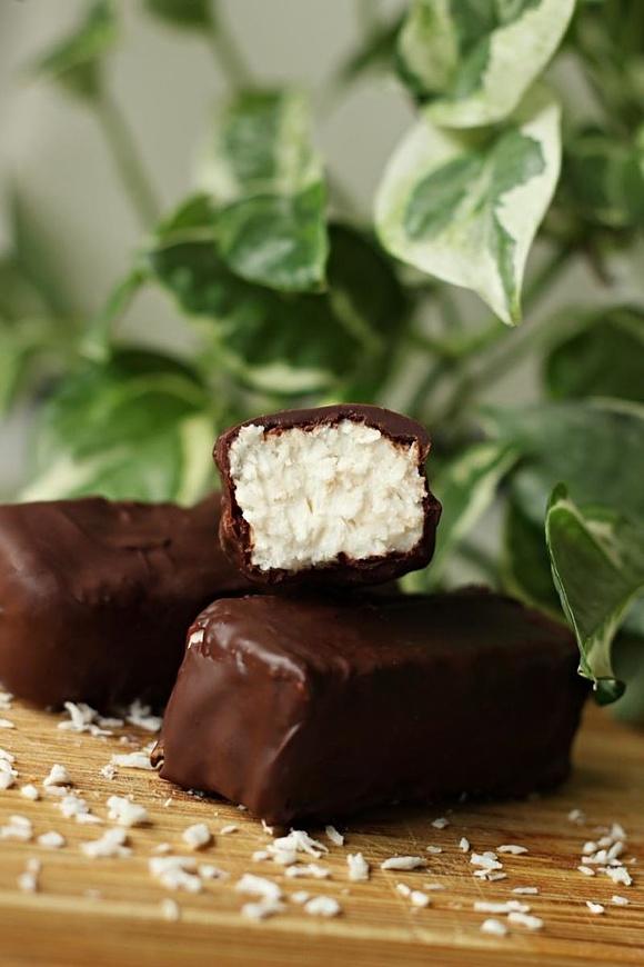 Keto bounty wegańskie batony kokosowe bez cukru i glutenu