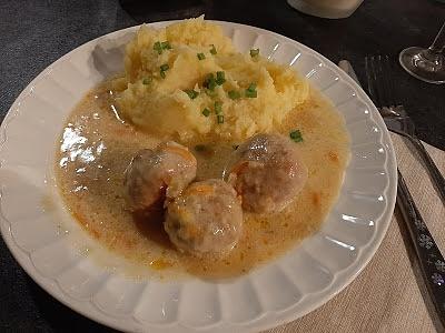 Klopsiki w sosie marchewkowo-porowym