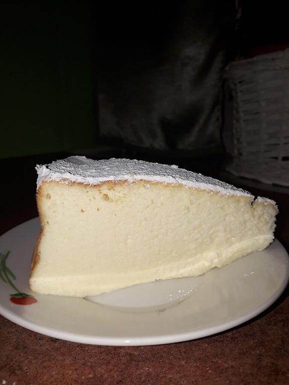 Puszysty sernik z mleka skondensowanego
