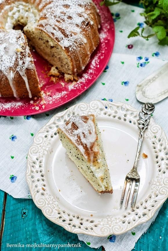 Babka na piwie cytrynowym z makiem