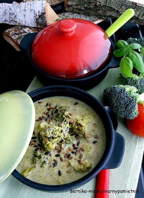 Zupa brokułowa z pesto