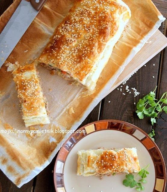 Strudel z indyczym mięsem mielonym