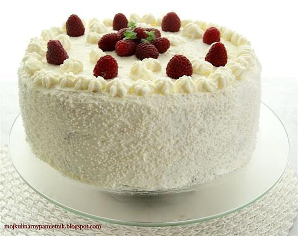 Malinowy tort zawijany