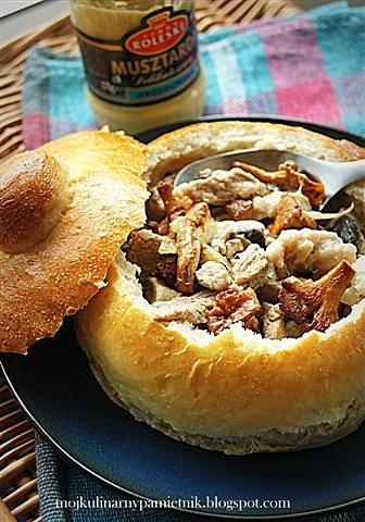 Gulasz musztardowy w miseczkach chlebowych