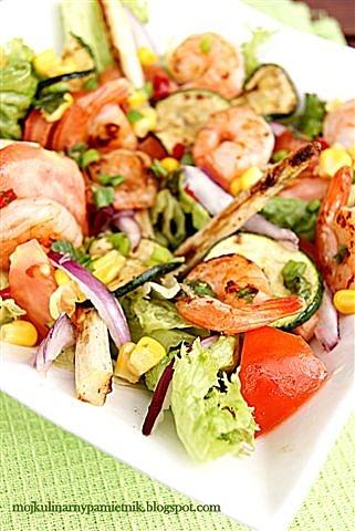 Sałatka z grillowanych warzyw i krewetek