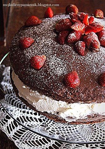 Devil cake z truskawkami
