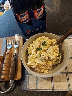 Śniadaniowa pasta jajeczna z szynką