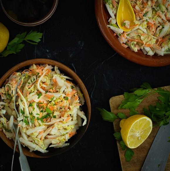 Coleslaw z kapusty pekińskiej i chrzanu