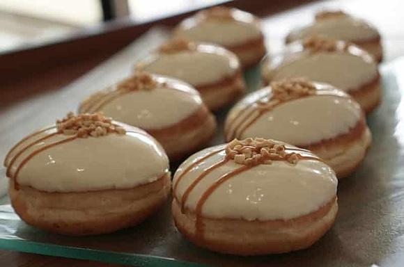 Puszyste pączki nadziewane budyniową Nutellą