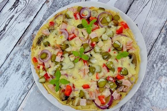 A’la pizza z patelni – szybki przepis na pyszne danie