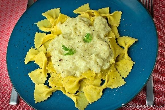 Farfalle z kremem z fenkuła