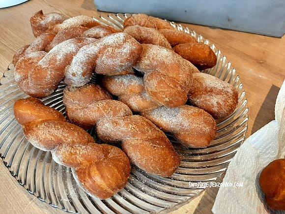 Pączki kręcone z cynamonem koreańskie